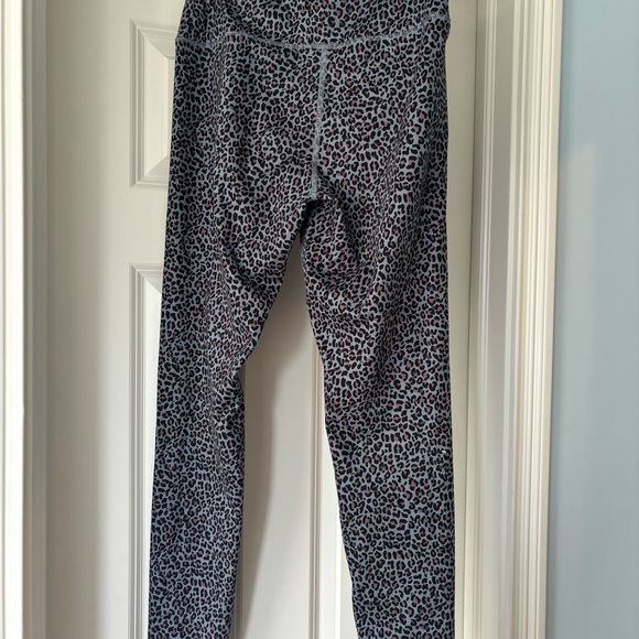Thrive Societe’ matching leggings and tank size Med - Picture 4 of 7